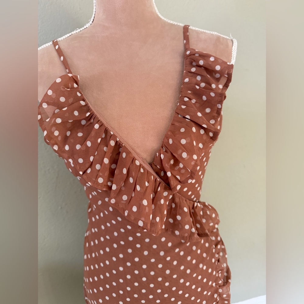 LIONESS Ruffle wrap Dress brown wht polka dot - Picture 3 of 12